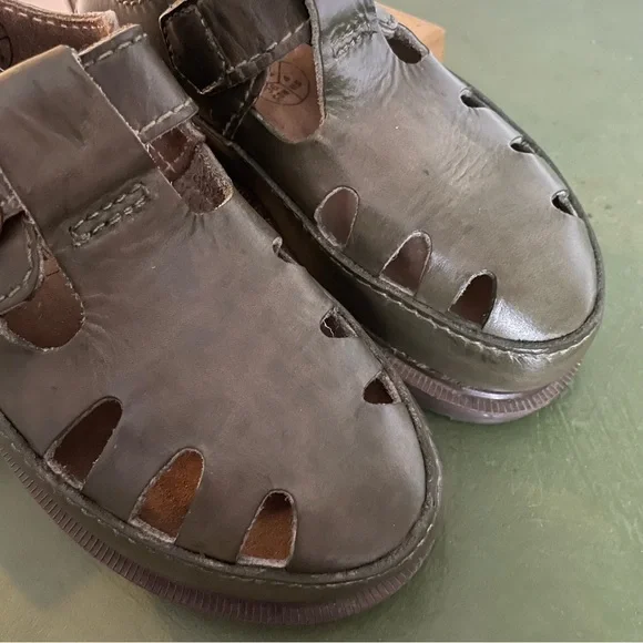 VTG England Made Dr Martens Fisherman's Sandals in Atlantic Green - Picture 2 of 9